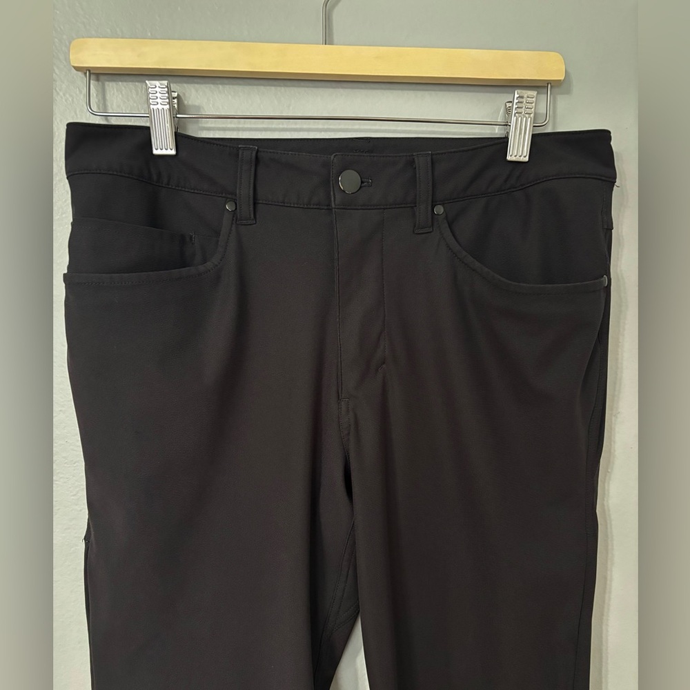Lululemon Mens ABC Slim-Fit 5 Pocket Pant Black Warpstreme - Picture 4 of 9